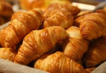 Czy pasta do butów się spiera?