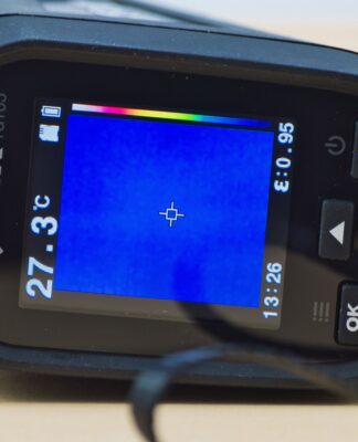 Pirometr laserowy a termometr tradycyjny: Porównanie narzędzi pomiaru temperatury pirometr laserowy